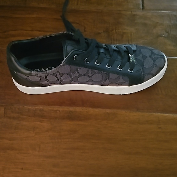 Coach women's tennis shoes size 10B - Picture 3 of 4
